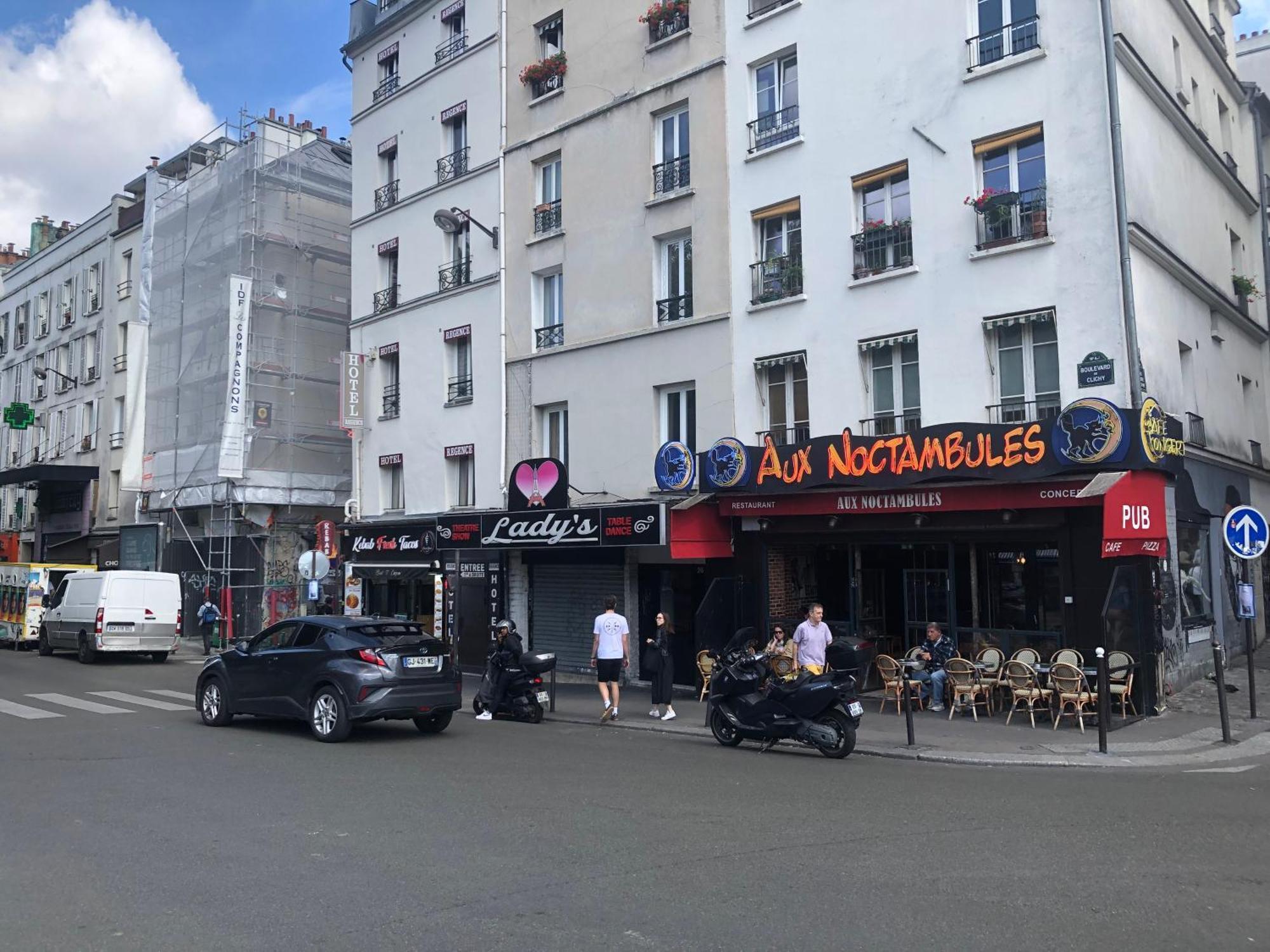 Métro Pigalle,Garçonnière 25 m2, 3 per, cabarets théâtres,restaurants,tout confort Paris Extérieur photo